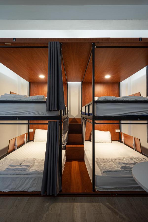 Futuristic Inn โฮจิมินห์ซิตี้ ภายนอก รูปภาพ